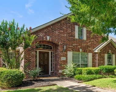 4617 Kingsway Lane - Photo Thumbnail 2