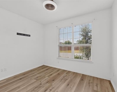 2285 Obsidian Drive - Photo Thumbnail 14