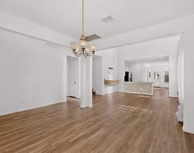 2285 Obsidian Drive - Photo Thumbnail 4