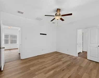 2285 Obsidian Drive - Photo Thumbnail 9