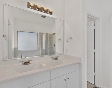 2285 Obsidian Drive - Photo Thumbnail 10