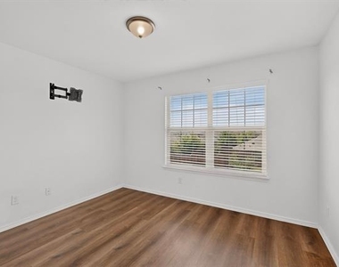 2285 Obsidian Drive - Photo Thumbnail 26