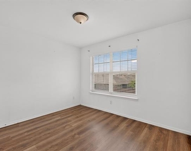 2285 Obsidian Drive - Photo Thumbnail 21