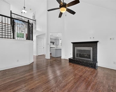 5900 Atlanta Drive - Photo Thumbnail 4