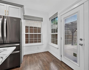 5900 Atlanta Drive - Photo Thumbnail 9