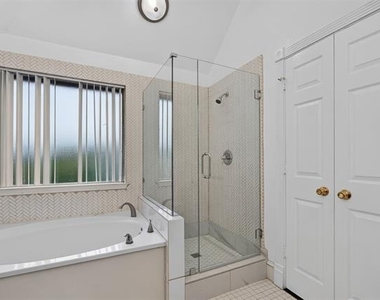 5900 Atlanta Drive - Photo Thumbnail 14