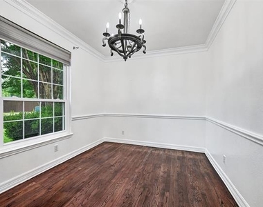 5900 Atlanta Drive - Photo Thumbnail 2