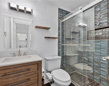 5900 Atlanta Drive - Photo Thumbnail 15