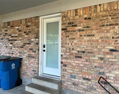 607 Cain Street - Photo Thumbnail 23