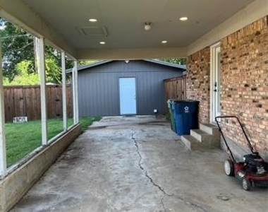 607 Cain Street - Photo Thumbnail 16