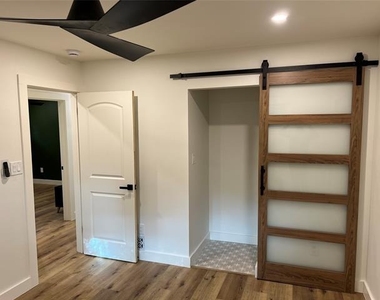607 Cain Street - Photo Thumbnail 9