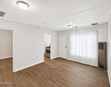 5913 W Palmaire Avenue - Photo Thumbnail 14