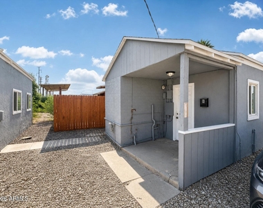 5913 W Palmaire Avenue - Photo Thumbnail 3