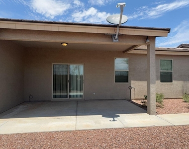 3117 S Signal Butte Road - Photo Thumbnail 11