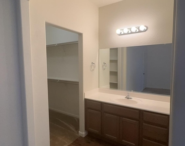 3117 S Signal Butte Road - Photo Thumbnail 6