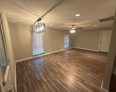607 Glen Rock Place - Photo Thumbnail 7