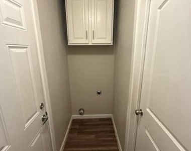 607 Glen Rock Place - Photo Thumbnail 15