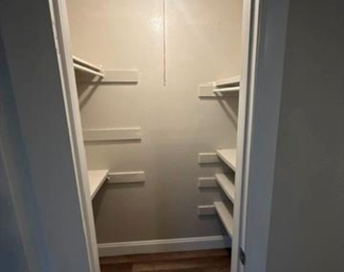607 Glen Rock Place - Photo Thumbnail 17