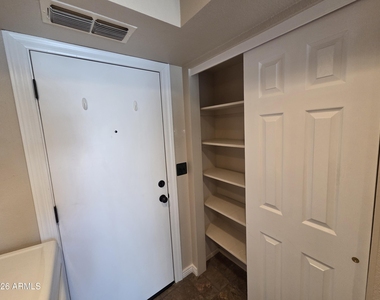 1809 E Frier Drive - Photo Thumbnail 7