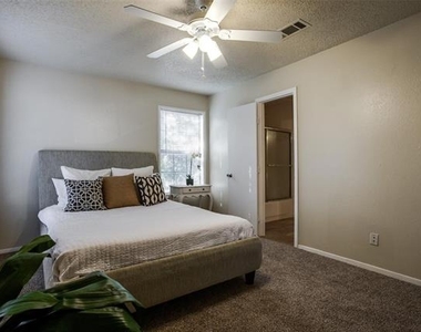 5322 Columbia Avenue - Photo Thumbnail 19