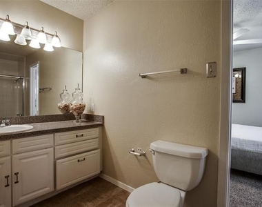 5322 Columbia Avenue - Photo Thumbnail 20