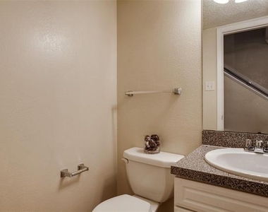 5322 Columbia Avenue - Photo Thumbnail 14