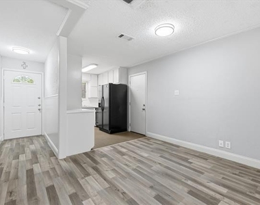 6540 Bernadine Drive - Photo Thumbnail 4