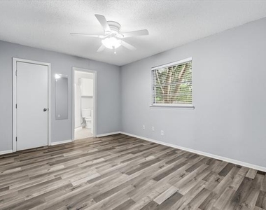 6540 Bernadine Drive - Photo Thumbnail 8