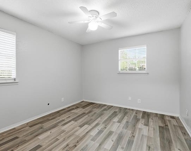 6540 Bernadine Drive - Photo Thumbnail 12