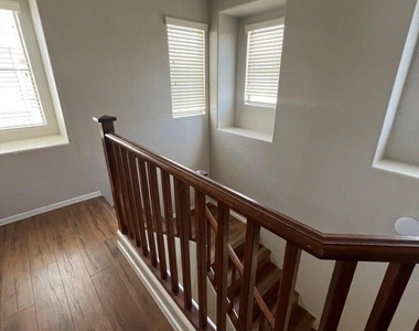 4661 E Laurel Avenue - Photo Thumbnail 11