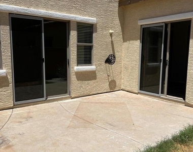 4661 E Laurel Avenue - Photo Thumbnail 23