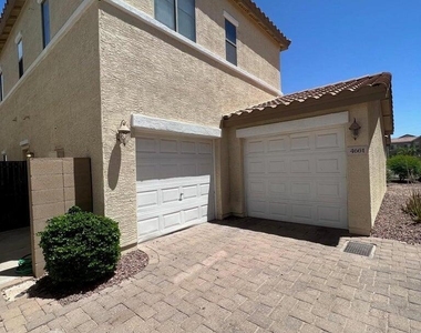 4661 E Laurel Avenue - Photo Thumbnail 1