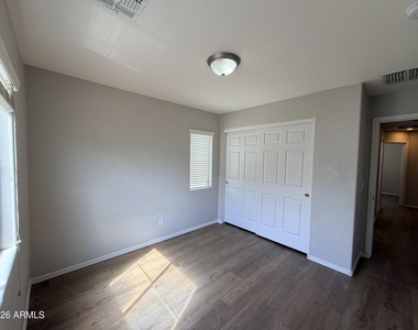 4661 E Laurel Avenue - Photo Thumbnail 37