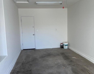 4661 E Laurel Avenue - Photo Thumbnail 29