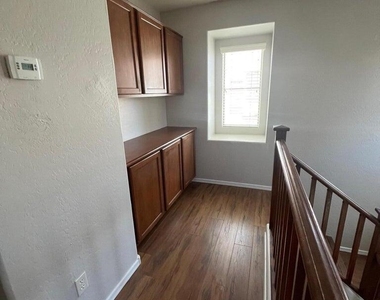 4661 E Laurel Avenue - Photo Thumbnail 12