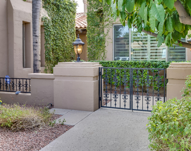 8711 E Paraiso Drive - Photo Thumbnail 2