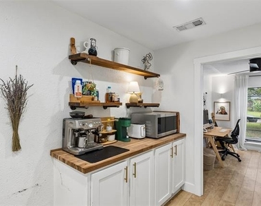 3818 Ruidosa Avenue - Photo Thumbnail 16