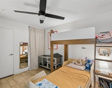 3818 Ruidosa Avenue - Photo Thumbnail 21