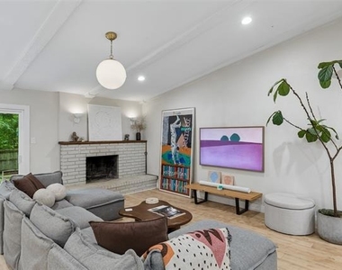 3818 Ruidosa Avenue - Photo Thumbnail 7