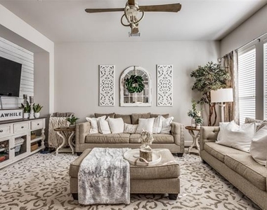 1132 Moonstone Street - Photo Thumbnail 5