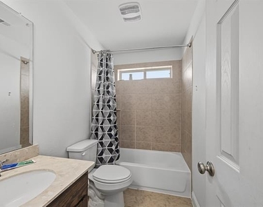8701 Fairway Lane - Photo Thumbnail 27