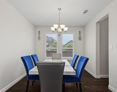 8701 Fairway Lane - Photo Thumbnail 5