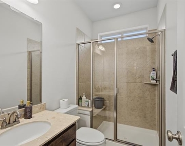8701 Fairway Lane - Photo Thumbnail 9