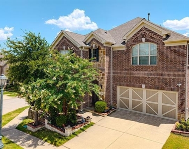 8701 Fairway Lane - Photo Thumbnail 2
