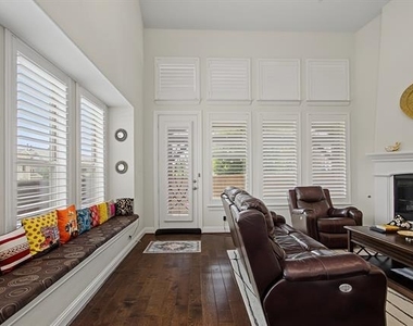 8701 Fairway Lane - Photo Thumbnail 4