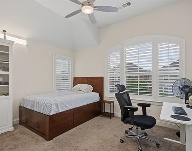 8701 Fairway Lane - Photo Thumbnail 23