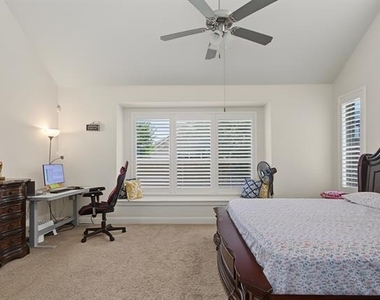 8701 Fairway Lane - Photo Thumbnail 18