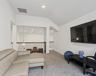 8701 Fairway Lane - Photo Thumbnail 21