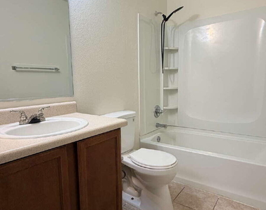 571 E Reflection Place - Photo Thumbnail 18