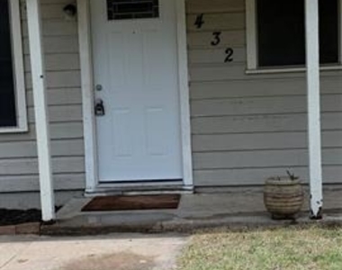 432 Lorna Street - Photo Thumbnail 1